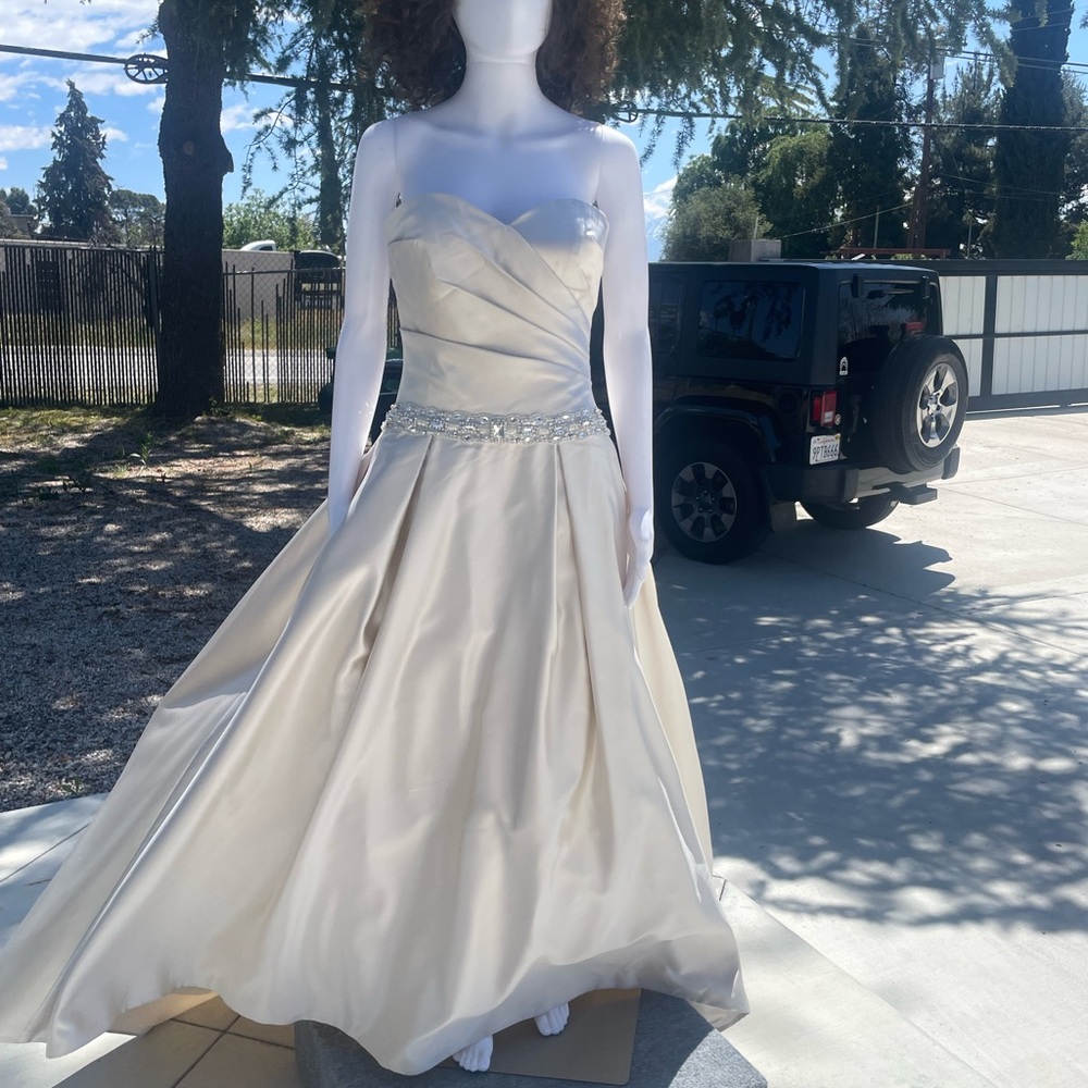 Couture Bridal Collection - Picture 3 of 15